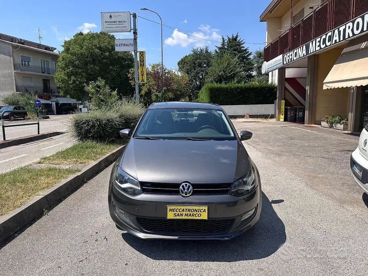 Usata VW Polo Comfortline 75 CV (55 kW) 2013 Grigio Utilitaria