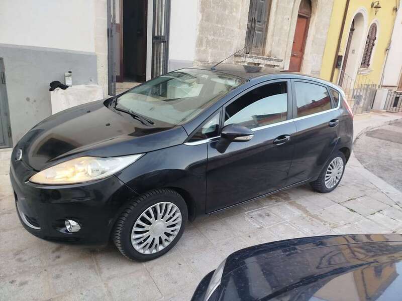 Usato 2010 Ford Fiesta 1.4 LPG_Hybrid 97 CV (5.900 €)