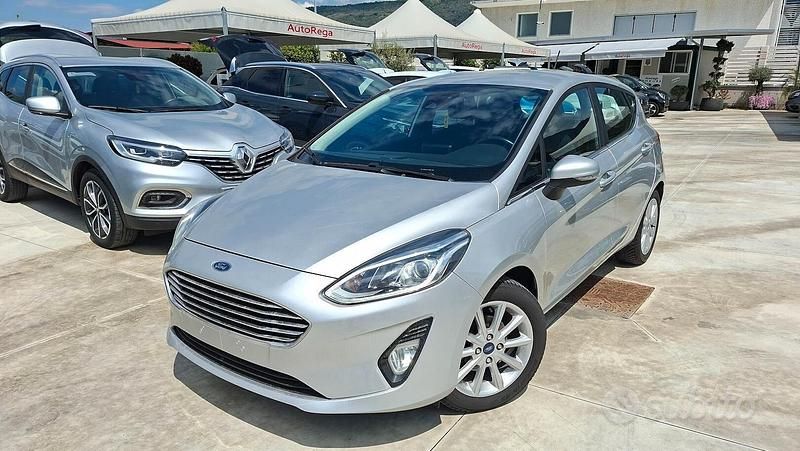 Argento Usata 2018 Ford Fiesta Titanium Due volumi | 8800 € (Super prezzo) - Immagine 1/4