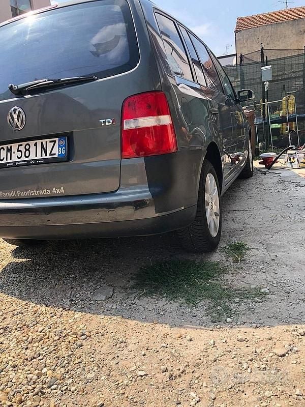 Usata VW Touran 2004 Grigio Monovolume