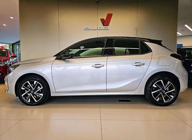 Argento/tetto nero Usata 2024 Opel Corsa Tre volumi | 14.900 € (Buon prezzo) - Immagine 1/4