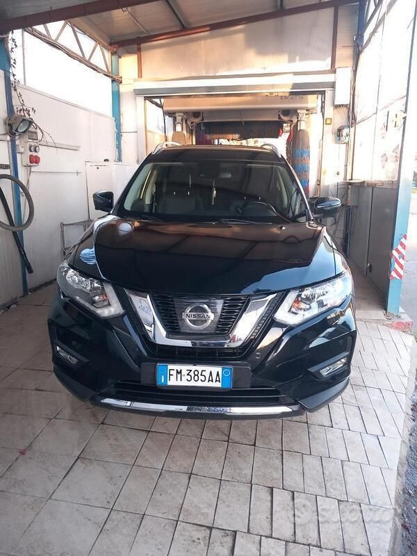 Usata Nissan X-Trail N-Connecta 131 CV (96 kW) 2017 Nero SUV