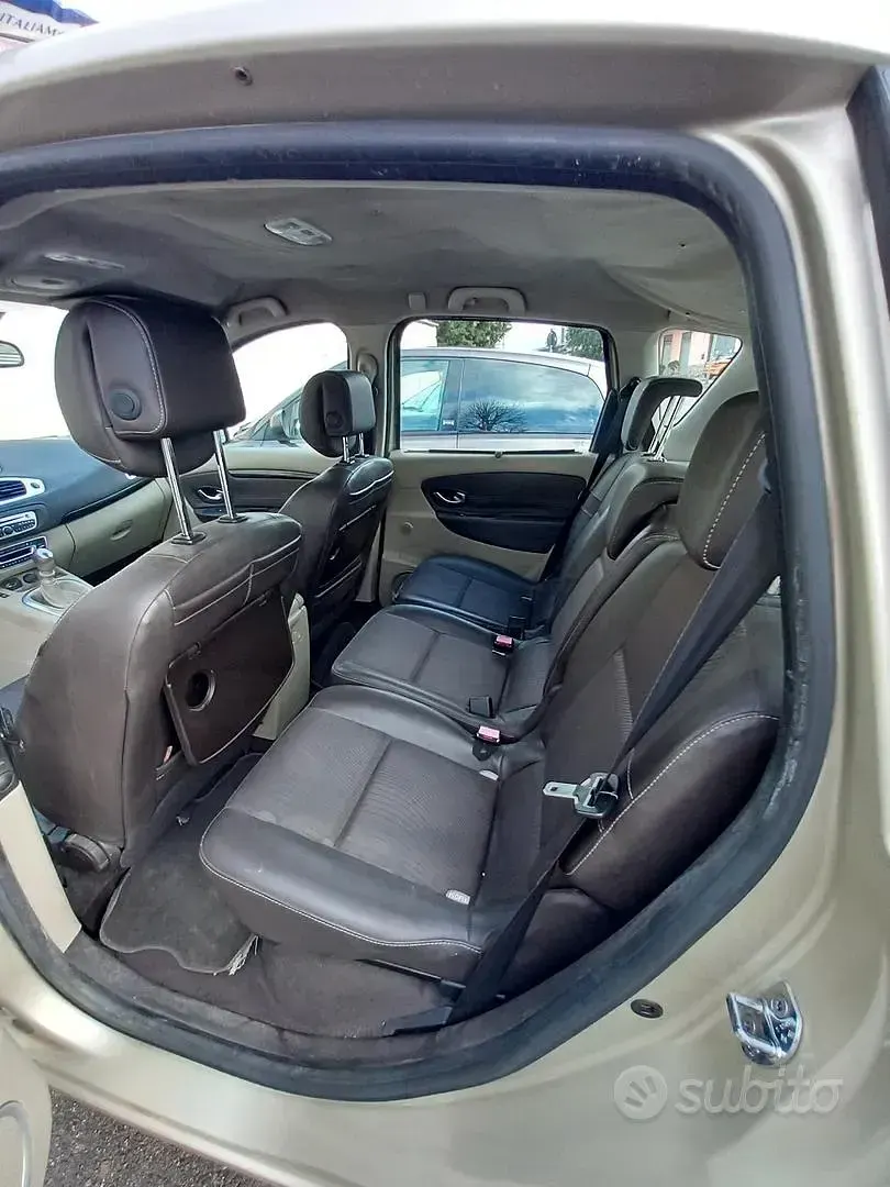 Usata Renault Scenic E-Tech XMOD 110 CV (80 kW) 2010 Monovolume