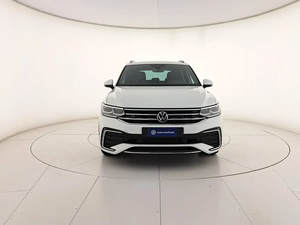 Usata VW Tiguan R-line 150 CV (110 kW) 2021 Pure white SUV