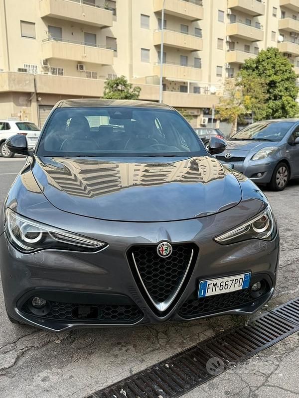 Usata Alfa Romeo Stelvio 210 CV (154 kW) 2017 Grigio SUV