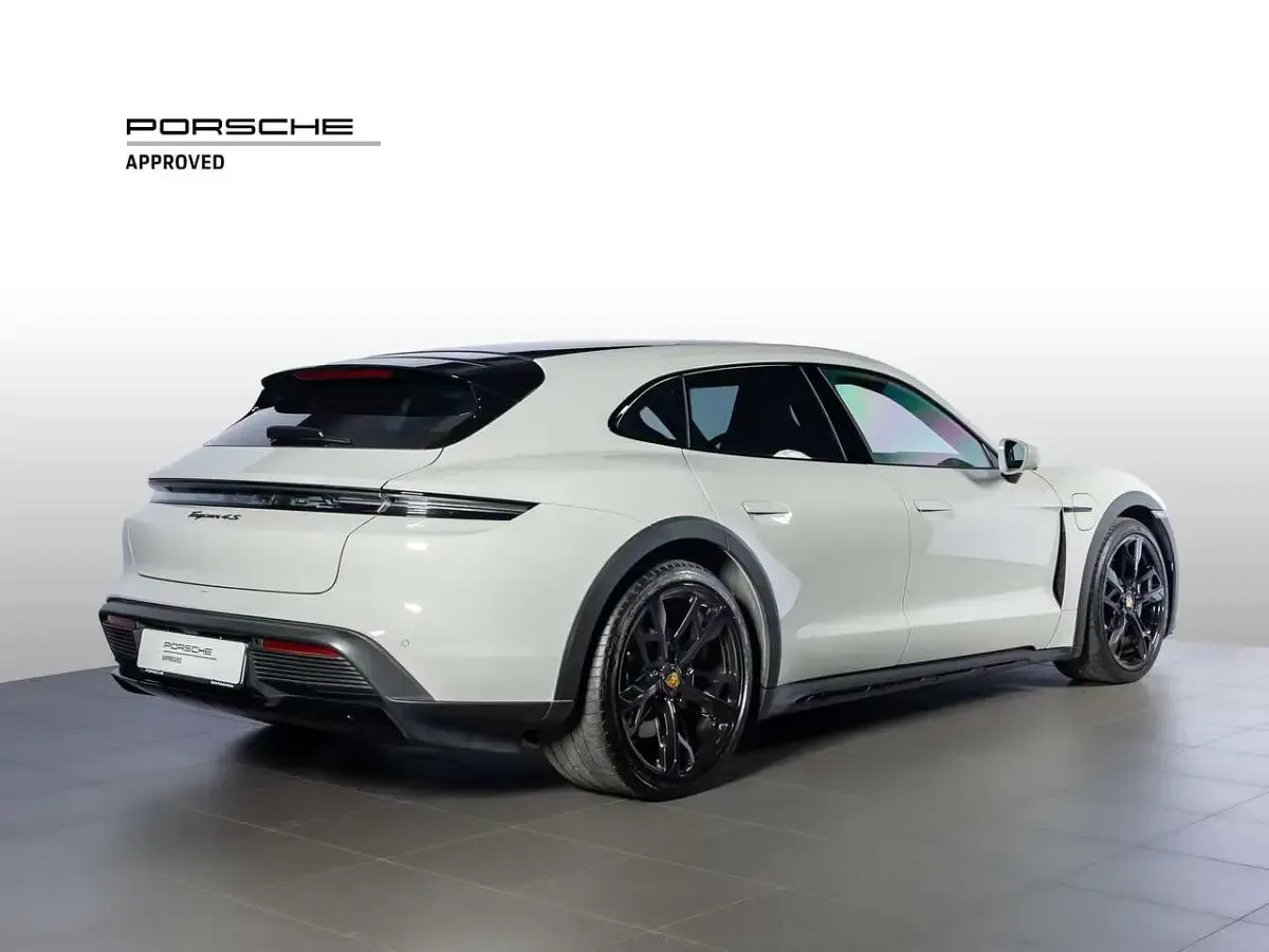Usata Porsche Taycan Cross Turismo 139 kW (190 CV) 2023 Gesso Station wagon