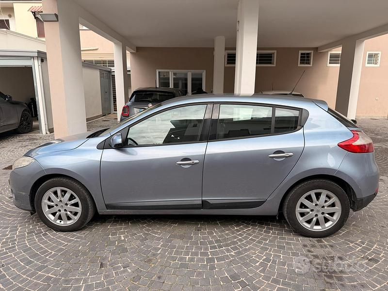 Usata Renault Mégane 110 CV (80 kW) 2010 Grigio Berlina