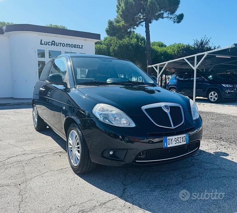 Usata Lancia Ypsilon 60 CV (44 kW) 2009 Nero Utilitaria