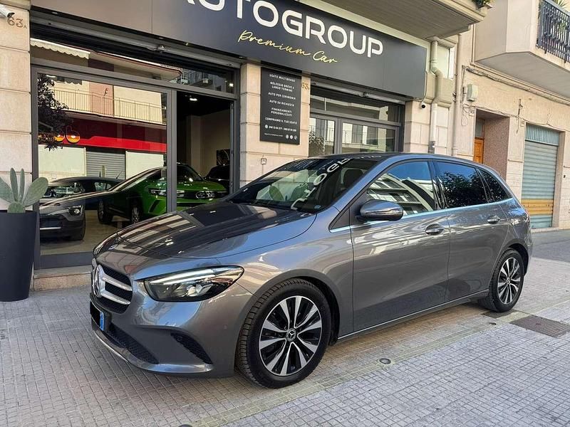 Grigio Usata 2022 Mercedes B180 Monovolume | 20.900 € (Ottimo prezzo) - Immagine 1/4