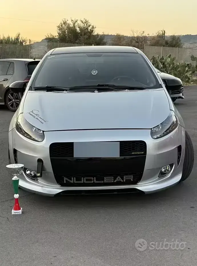Usata Fiat Grande Punto 75 CV (55 kW) 2018 Grigio Utilitaria