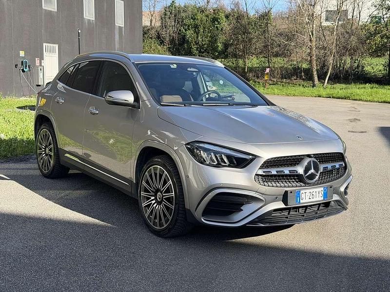 Usata Mercedes GLA250 AMG Line Premium 218 CV (160 kW) 2023 SUV