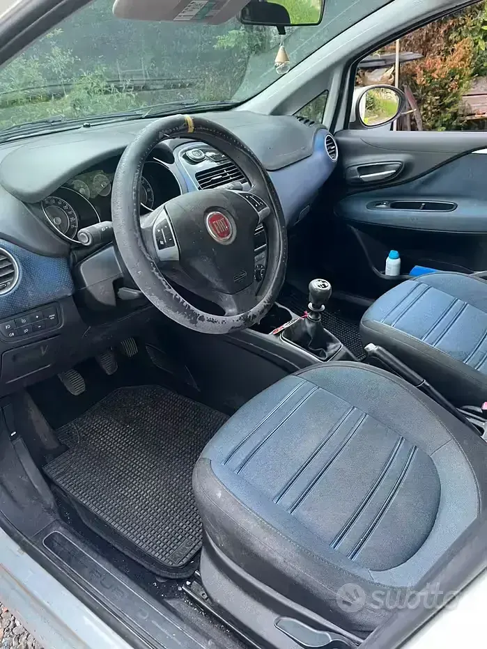 Usata Fiat Grande Punto 65 CV (47 kW) 2010 Bianco Utilitaria