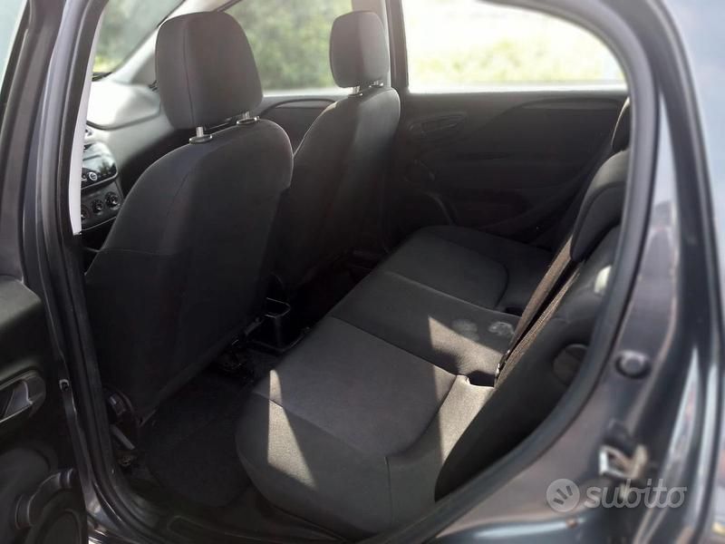 Usata Fiat Grande Punto 90 CV (66 kW) 2017 Grigio Utilitaria