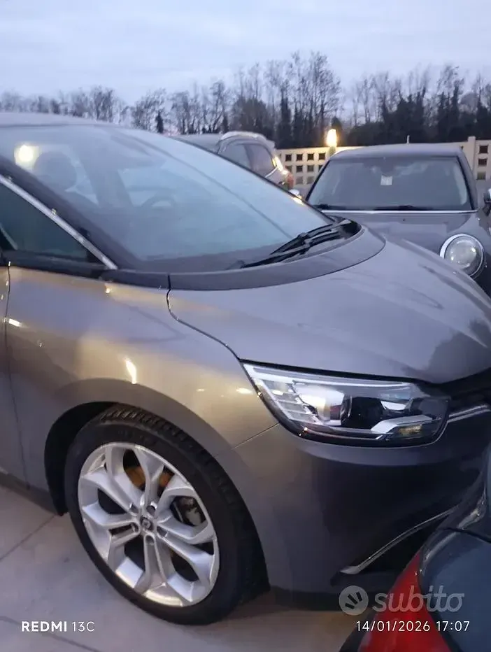 Usata Renault Scénic 110 CV (80 kW) 2019 Grigio Monovolume