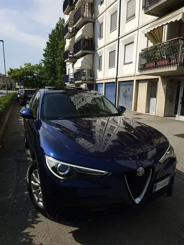 Usata Alfa Romeo Stelvio Business 190 CV (139 kW) 2019 Blu/azzurro SUV