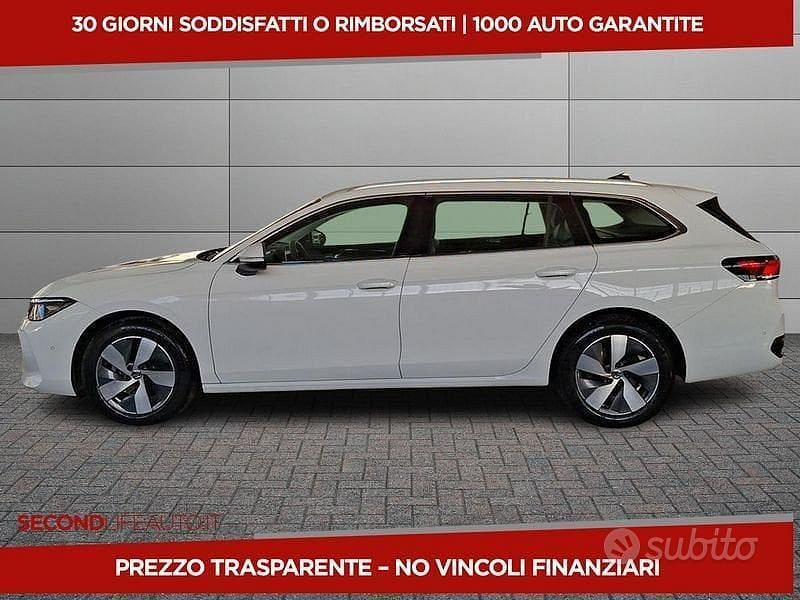 Usata VW Passat Business 122 CV (89 kW) 2024 Bianco Station wagon