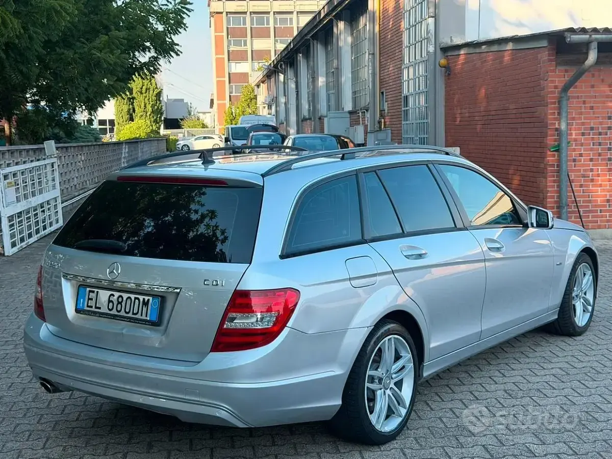 Usata Mercedes C220 Avantgarde 170 CV (125 kW) 2012 Grigio Berlina