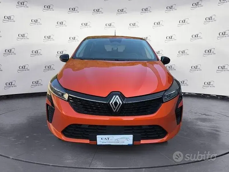 Usata Renault Clio V Evolution 101 CV (74 kW) 2024 Arancione Berlina