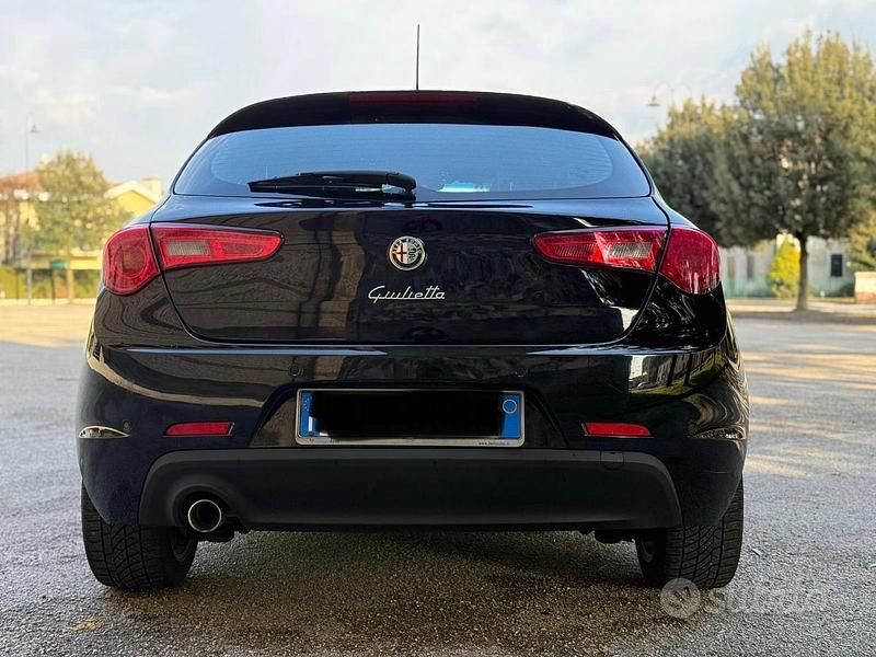 Usata Alfa Romeo Giulietta Progression 120 CV (88 kW) 2016 Nero Utilitaria