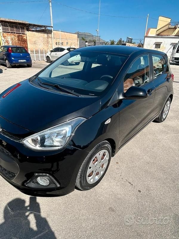 Nero Usata 2016 Hyundai i10 Edition Due volumi | 8999 € (Buon prezzo) - Immagine 1/4