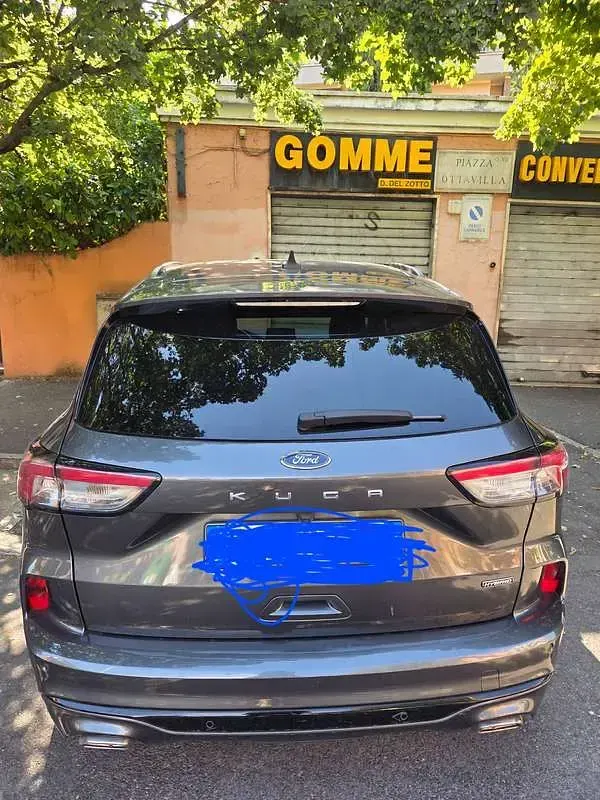 Usata Ford Kuga ST-Line 152 CV (111 kW) 2023 Grigio SUV