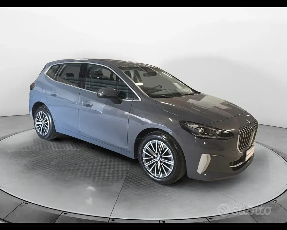 Usata BMW 218 Active Tourer Luxury Line 150 CV (110 kW) 2023 Storm bay met. Monovolume