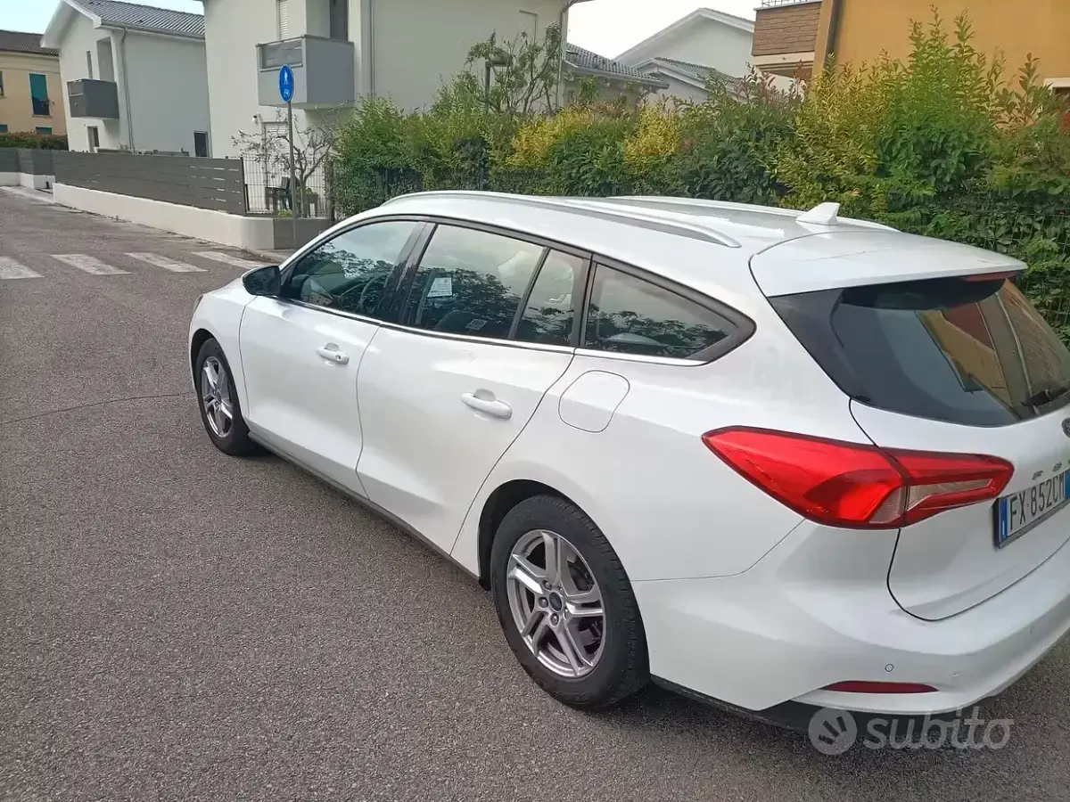 Usata Ford Focus 120 CV (88 kW) 2019 Bianco Station wagon