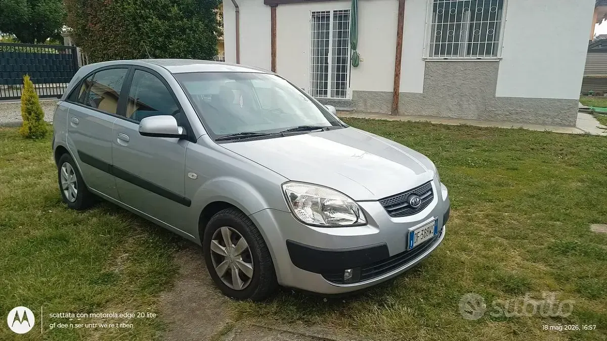 Usata Kia Rio 110 CV (80 kW) 2007 Grigio Berlina