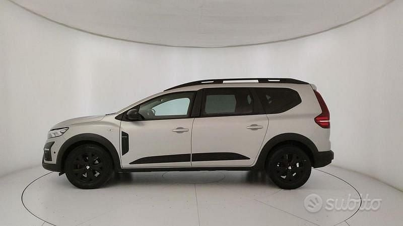 Usata Dacia Jogger 101 CV (74 kW) 2023 Grigio Monovolume