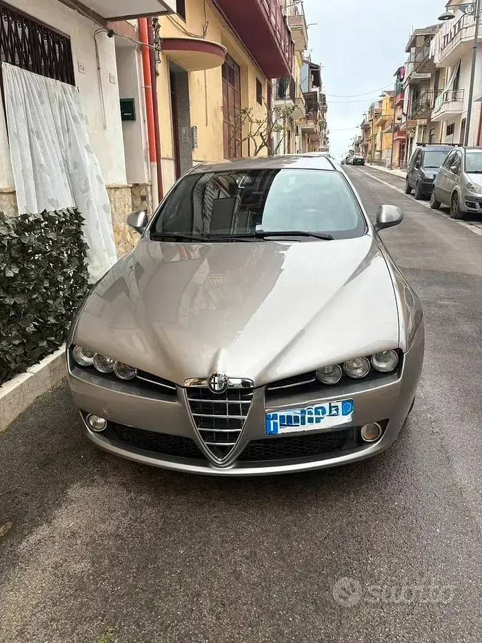 Usata Alfa Romeo 159 120 CV (88 kW) 2011 Grigio Station wagon