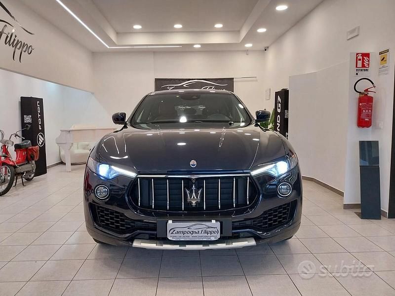 Usata Maserati Levante 275 CV (202 kW) 2016 Blu SUV