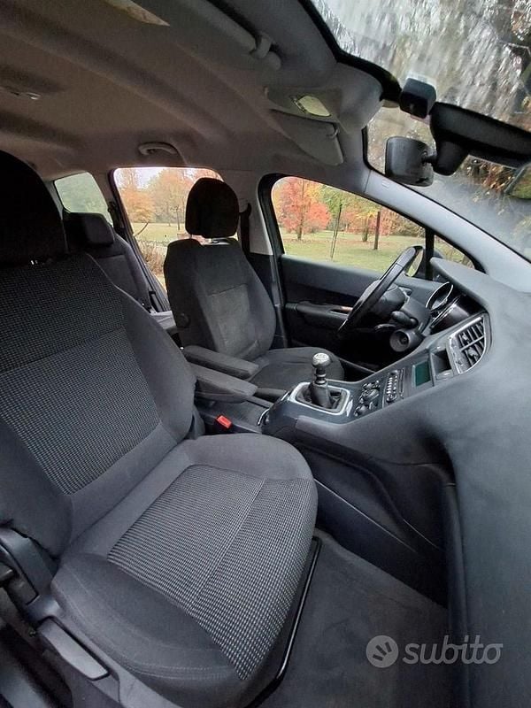 Usata Peugeot 5008 120 CV (88 kW) 2016 Grigio Monovolume