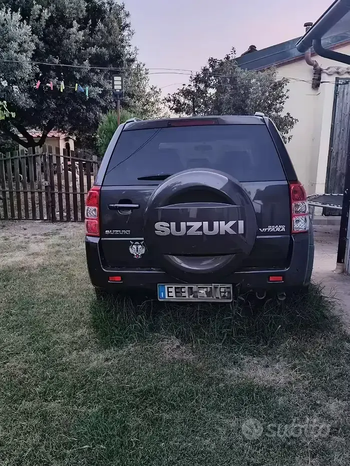 Usata Suzuki Vitara 129 CV (94 kW) 2012 Grigio Station wagon