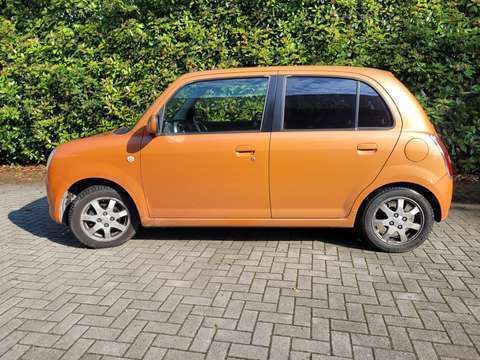 Usata Daihatsu Trevis 58 CV (42 kW) 2007 Arancione Utilitaria