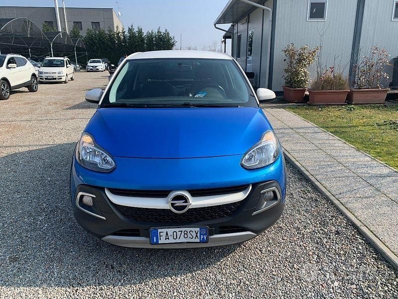 Usata Opel Adam Rocks Rocks 70 CV (51 kW) 2015 Blu Utilitaria