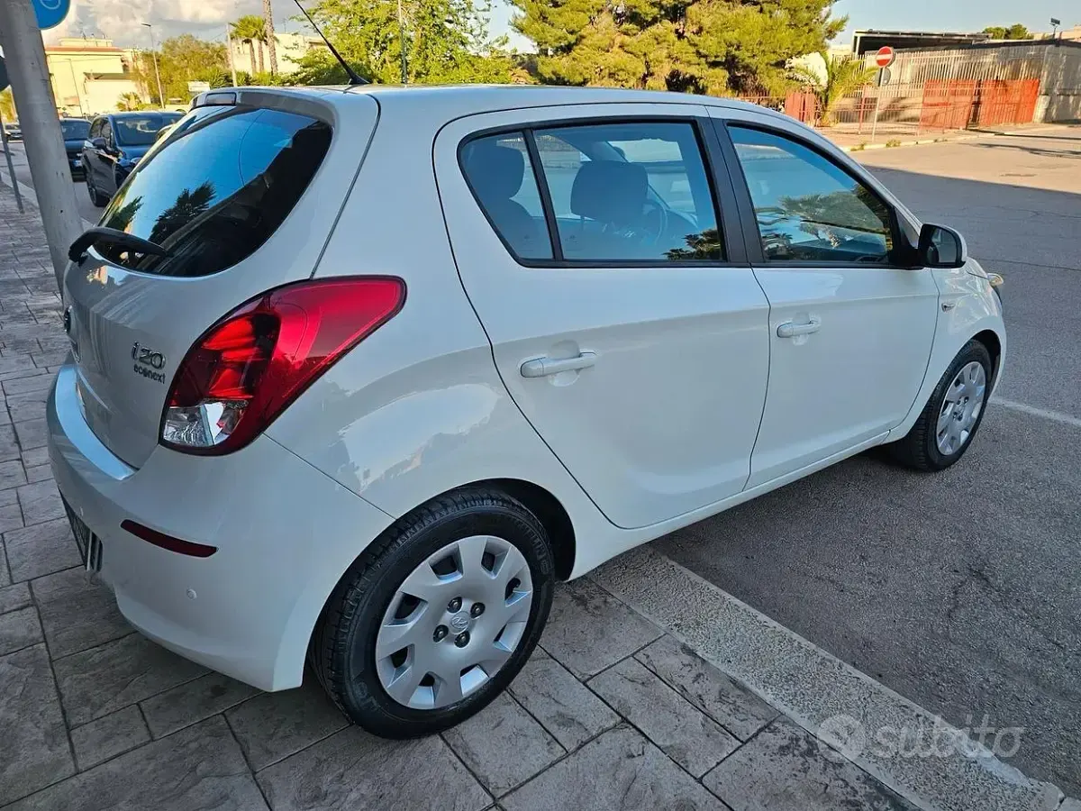 Usata Hyundai i20 Classic 85 CV (62 kW) 2014 Bianco Utilitaria
