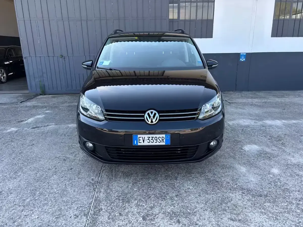 Usata VW Touran 105 CV (77 kW) 2013 Nero Monovolume