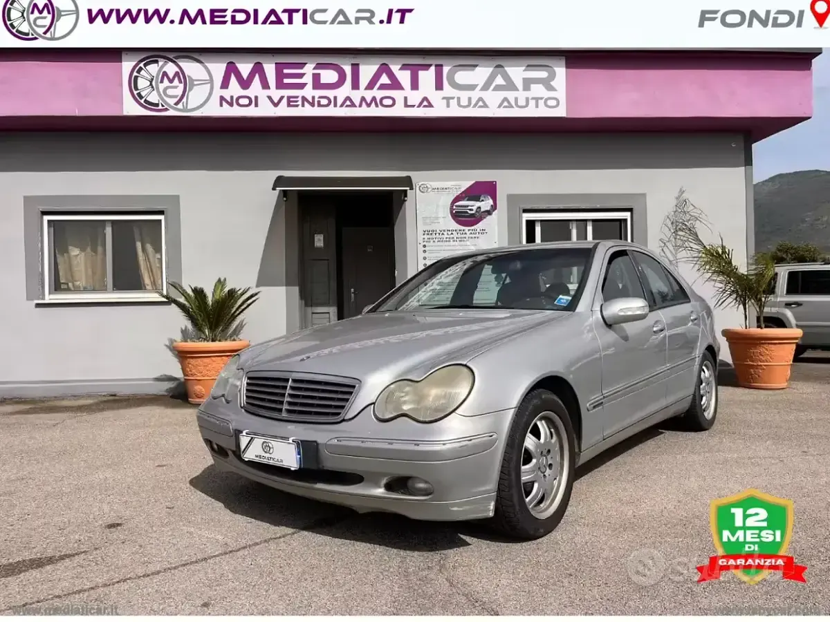 Usata Mercedes C220 Elegance 143 CV (105 kW) 2003 Berlina