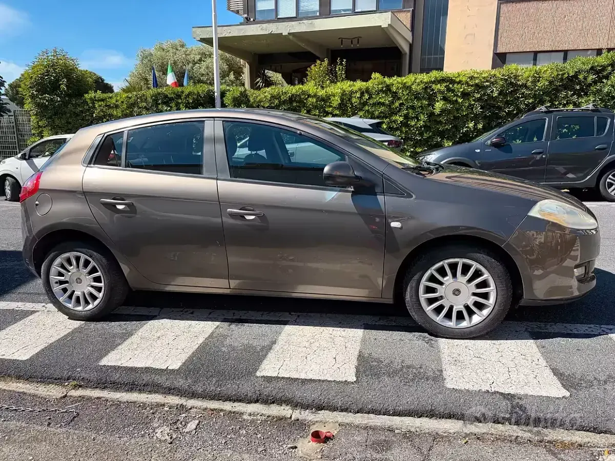 Usata Fiat Bravo Dynamic 90 CV (66 kW) 2007 Grigio Utilitaria