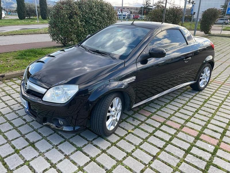 Usata Opel Tigra Sport 2007 Nero Cabrio