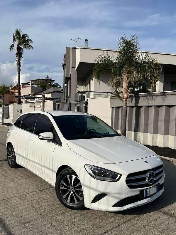 Usata Mercedes B180 Business 116 CV (85 kW) 2022 Utilitaria