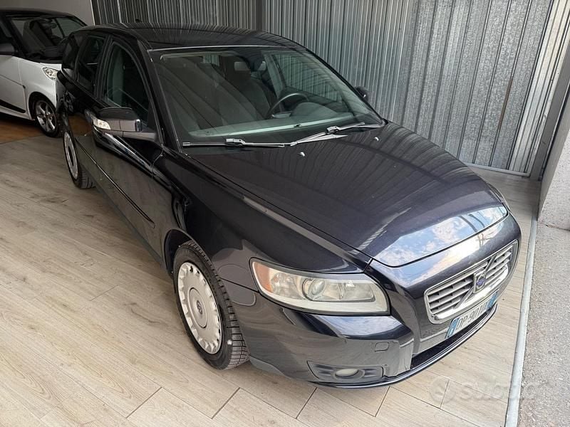 Usata Volvo V50 Summum 136 CV (100 kW) 2008 Nero Station wagon