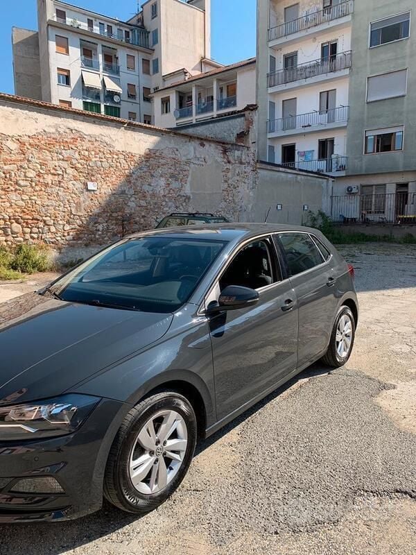 Usata VW Polo Comfortline 80 CV (58 kW) 2019 Grigio Utilitaria