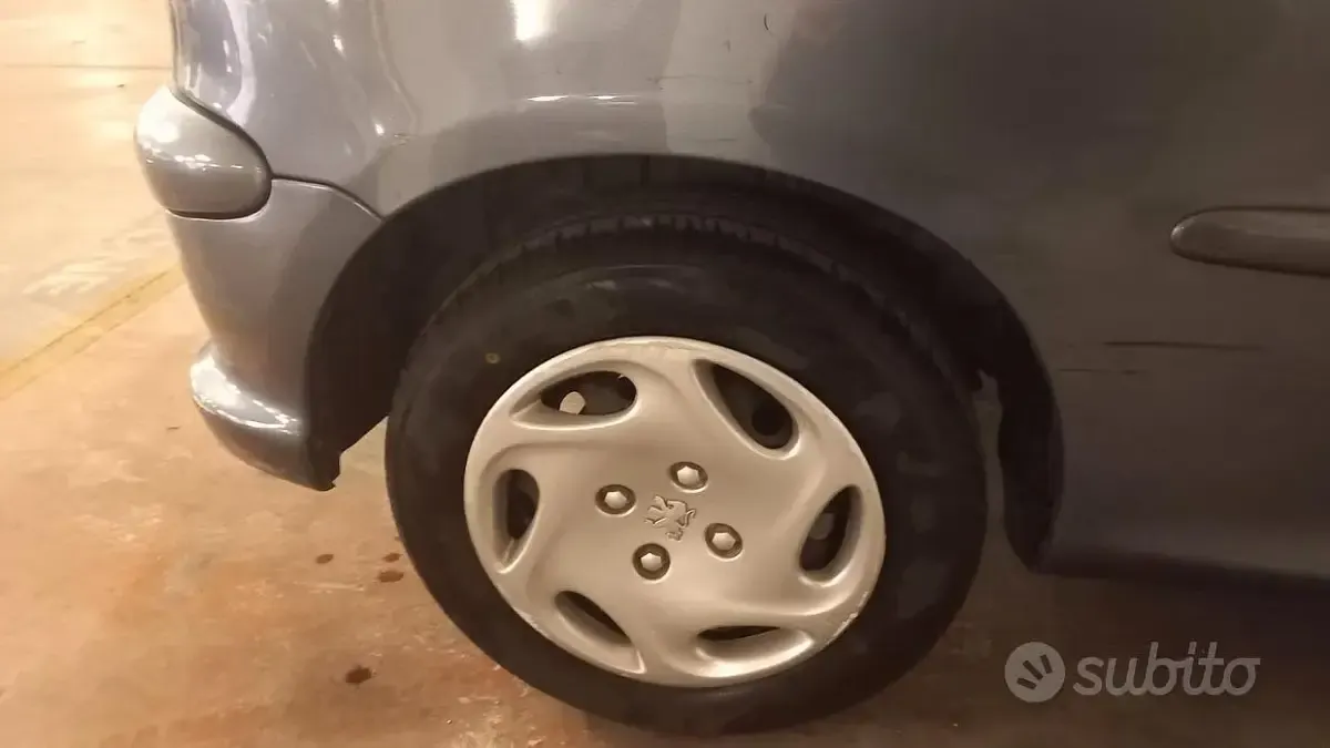 Usata Peugeot 206 68 CV (50 kW) 2006 Grigio Utilitaria