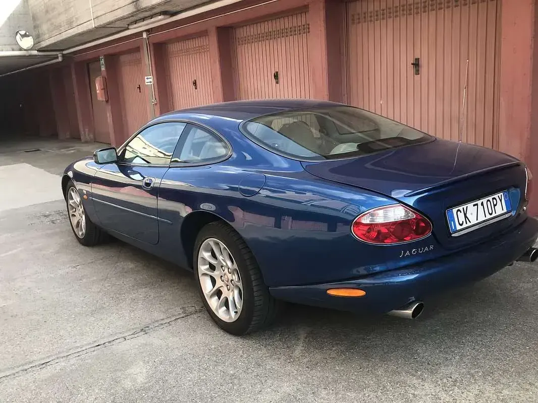 Usata Jaguar XKR 363 CV (266 kW) 1999 Coupé