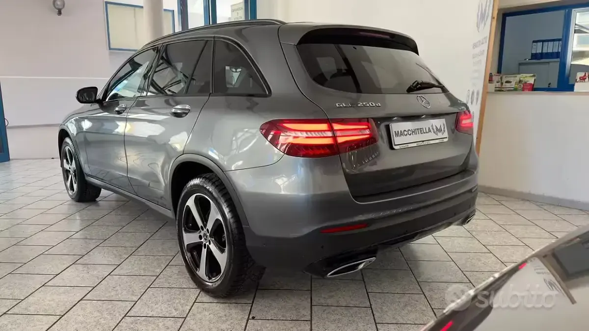 Usata Mercedes GLC250 Premium 204 CV (150 kW) 2017 Grigio SUV