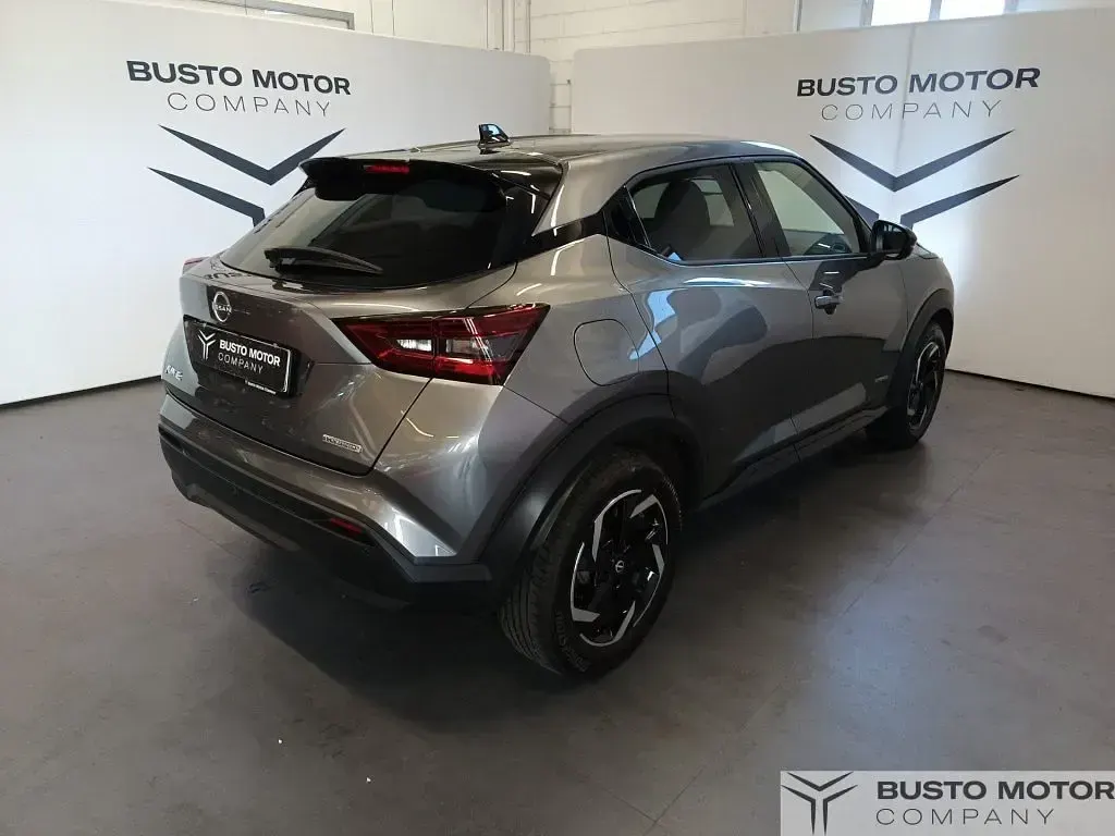 Usata Nissan Juke N-Connecta 143 CV (105 kW) 2023 Argento / metallizzato SUV