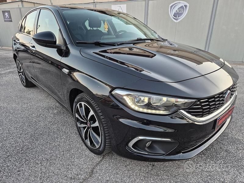 Nero Usata 2017 Fiat Tipo Lounge Tre volumi | 5990 € (Super prezzo) - Immagine 1/4