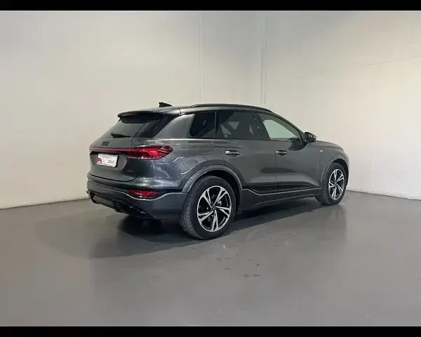 Usata Audi Q6 e-tron S-Line 284 kW (387 CV) 2025 Grigio SUV