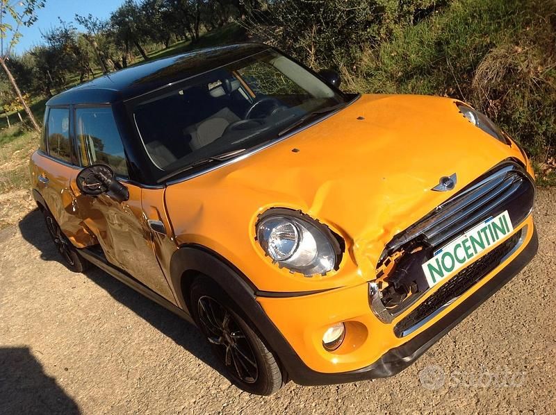 Usata Mini Cooper 136 CV (100 kW) 2015 Giallo Utilitaria